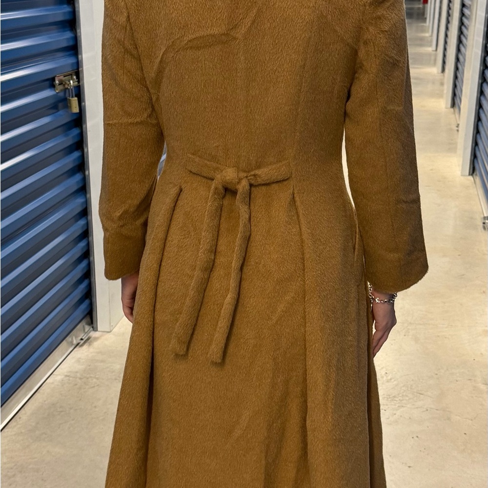 Giorgio Armani 100% Alpaca coat in pristine condition absolutely stunning coat - Picture 8 of 9